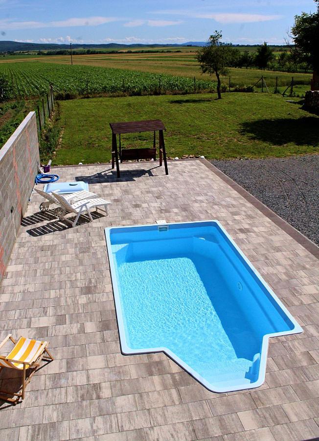 Yosefsfeld Bed & Breakfast Kutjevo Luaran gambar