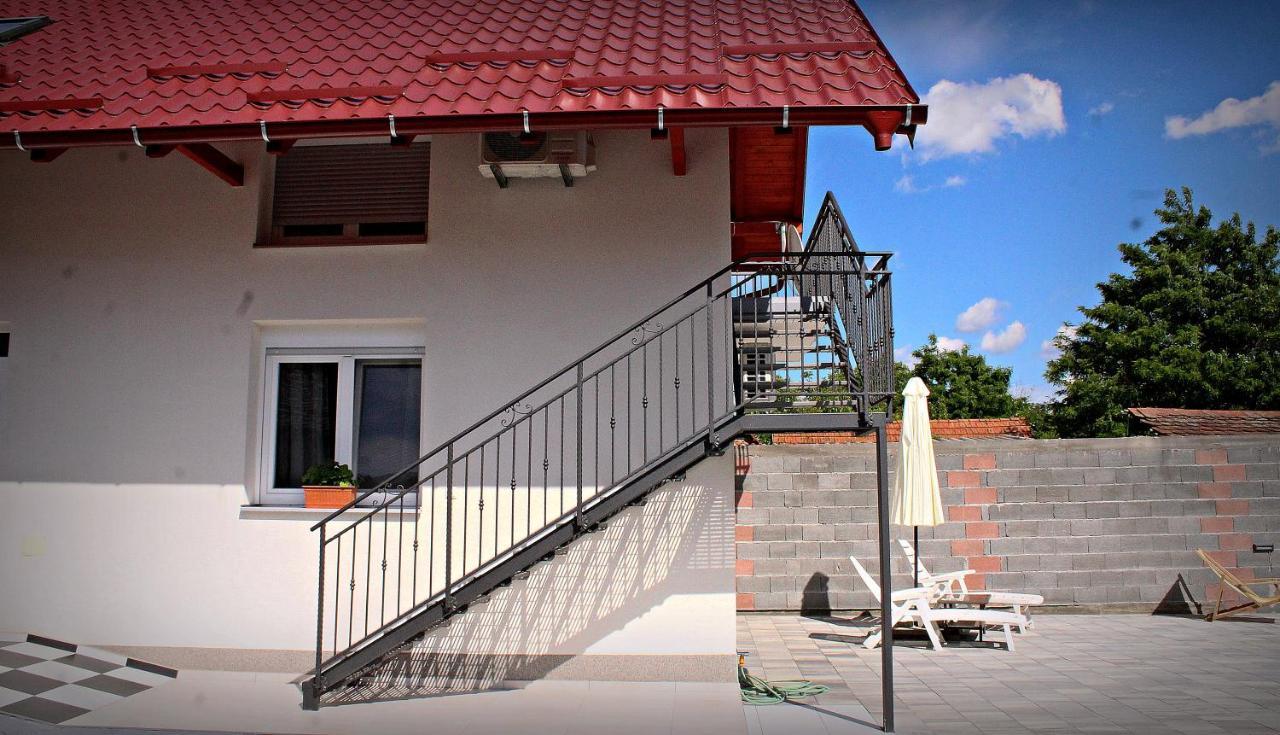 Yosefsfeld Bed & Breakfast Kutjevo Luaran gambar