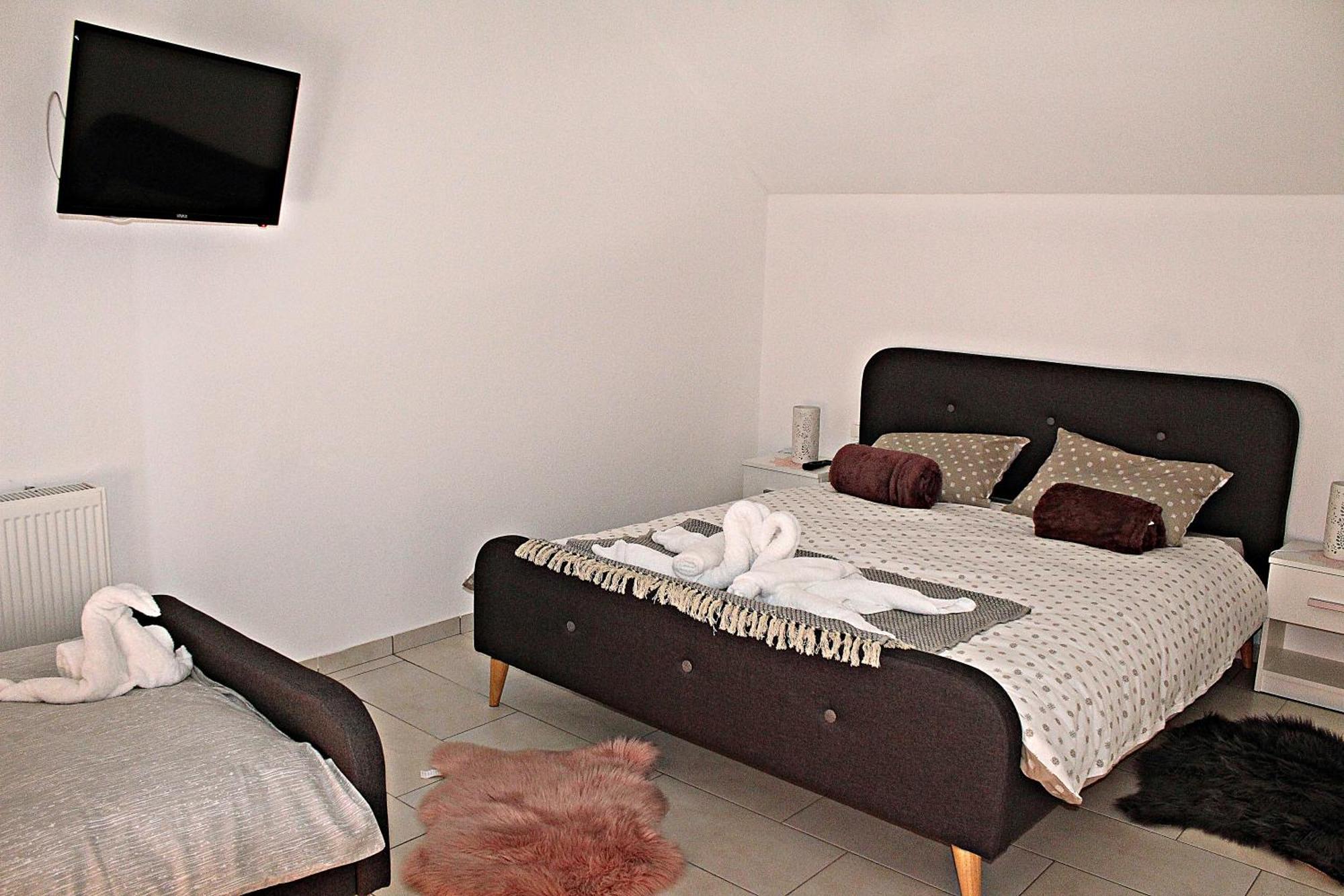 Yosefsfeld Bed & Breakfast Kutjevo Bilik gambar